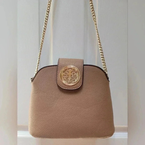 Deluxity Los Angeles Vegan Leather Bag with Gold plated Chain Strap - Picture 1 of 4